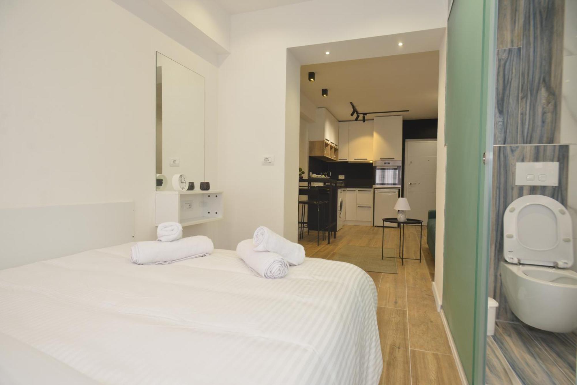 Premium * Tirana